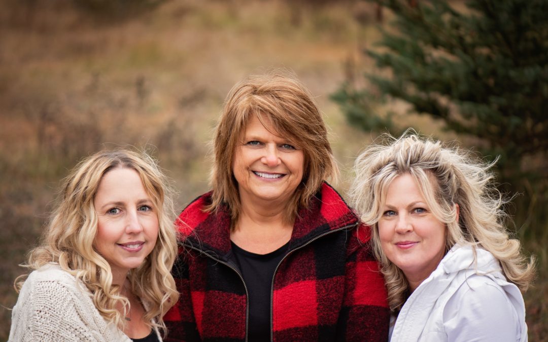 Best Friend Photoshoot | Blackstock Christmas Tree Farm