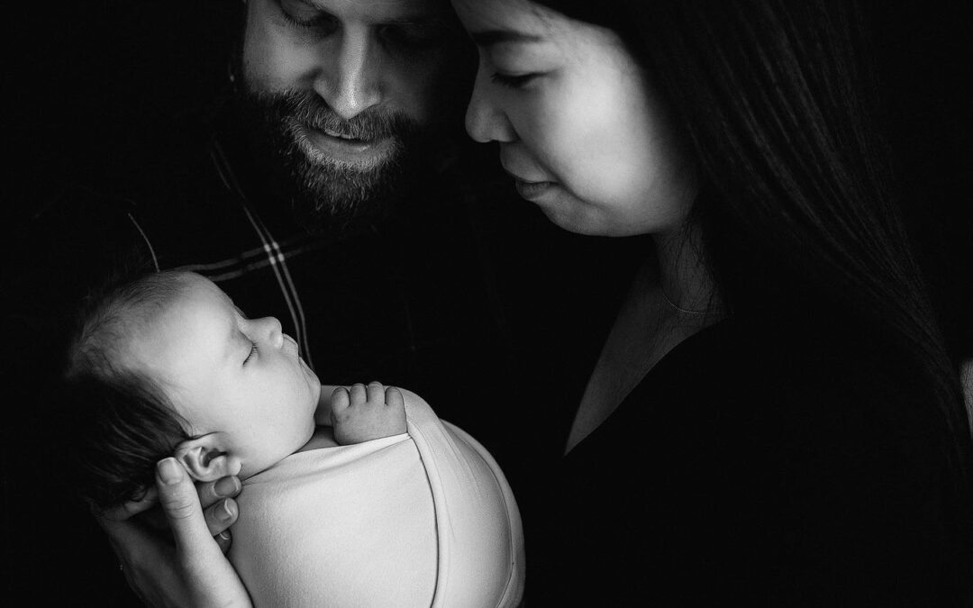 How to Pick the Best Swaddle Wrap for Newborn Photography